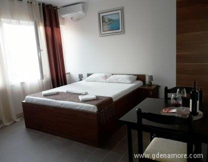 Apartamento Poseid&oacute;n, alojamiento privado en Djenović, Montenegro - Unutrasnjost apartmana